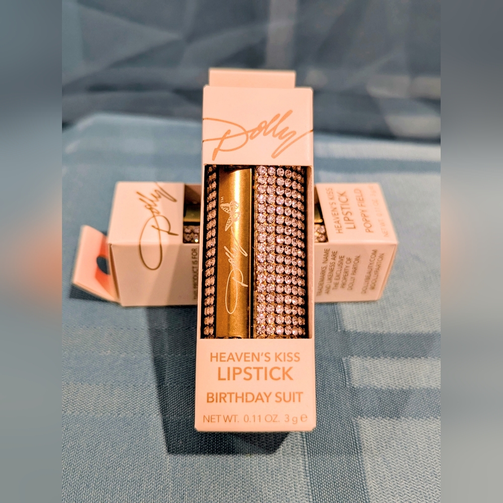 🆕 DOLLY PARTON'S Heavens Kiss Crystal Lipstick (Birthday Suit) - Picture 2 of 5